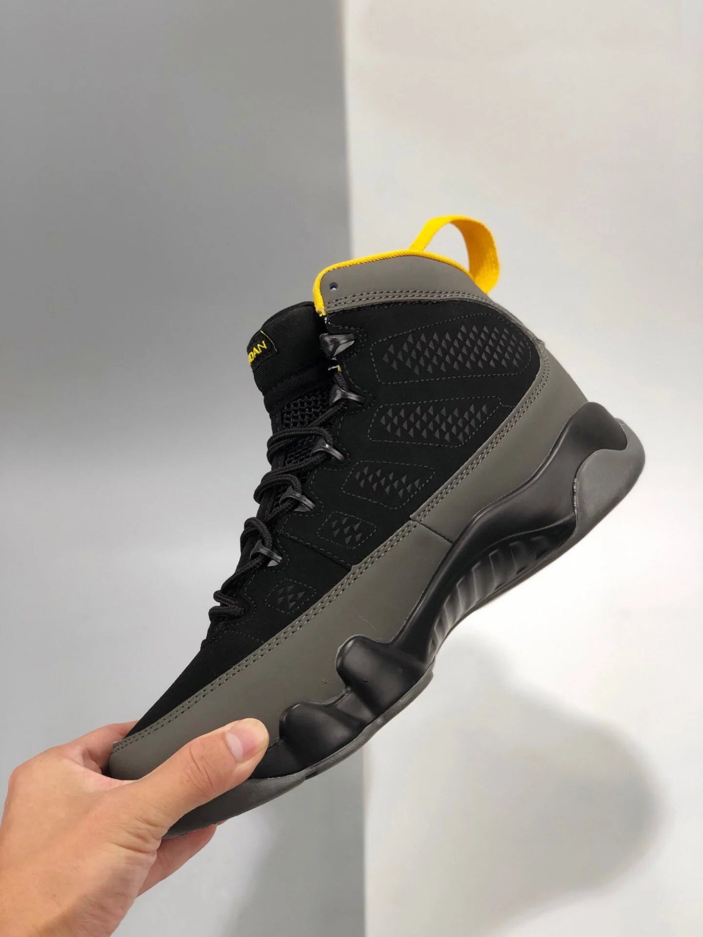 Air Jordan 9 University Gold