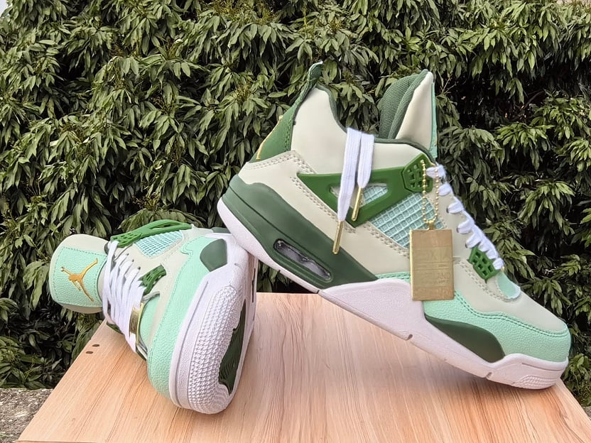 Air Jordan 4 "First Class" WNBA