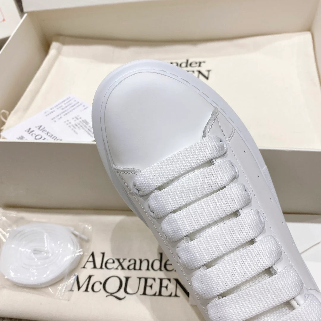 Alexandre McQueen oversized sneakers White/Bleu