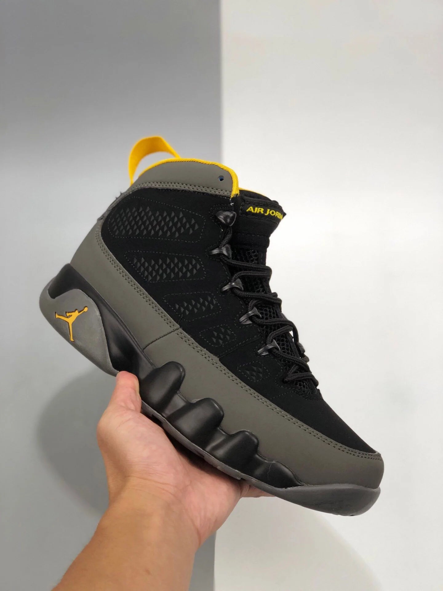 Air Jordan 9 University Gold