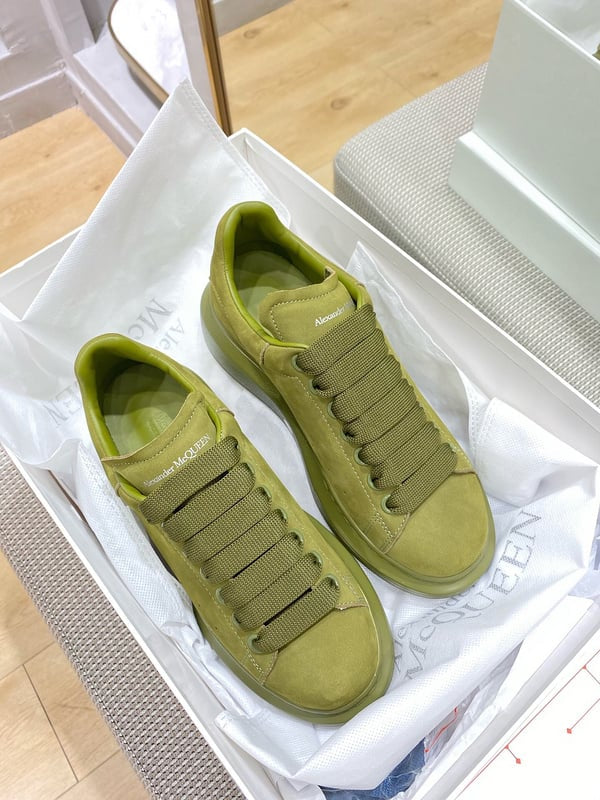 Alexander McQueen Oversized sneakers