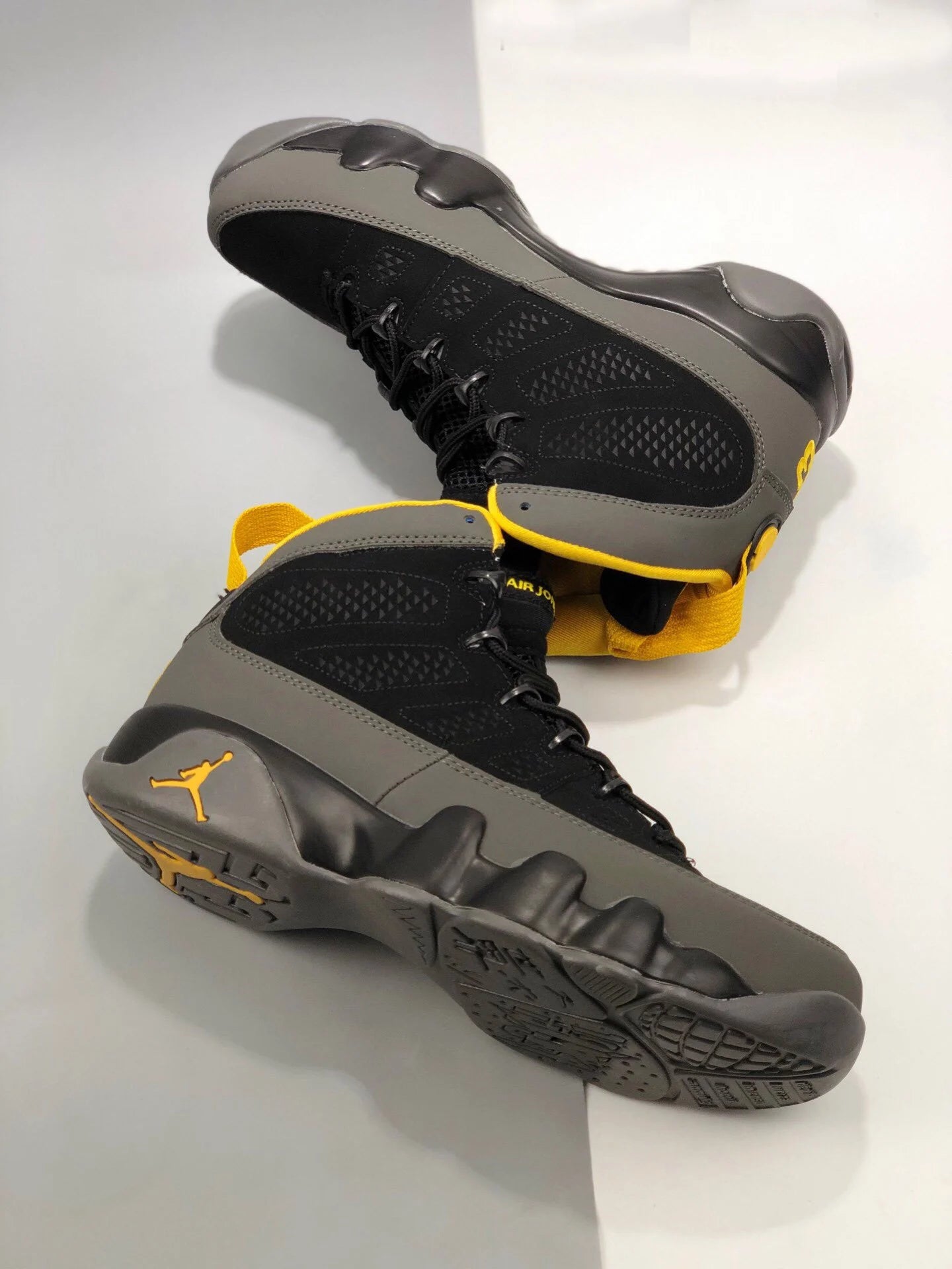 Air Jordan 9 University Gold