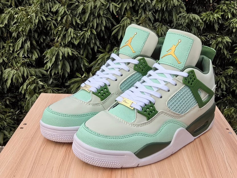 Air Jordan 4 "First Class" WNBA