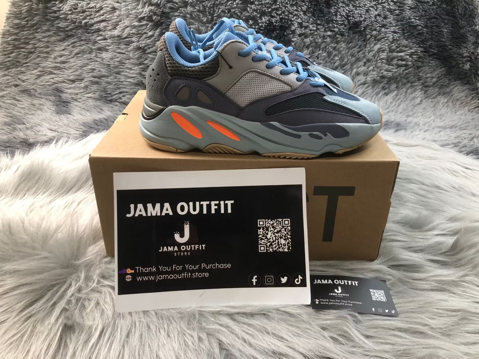 ADIDAS YEEZY BOOST 700 V1 CARBON