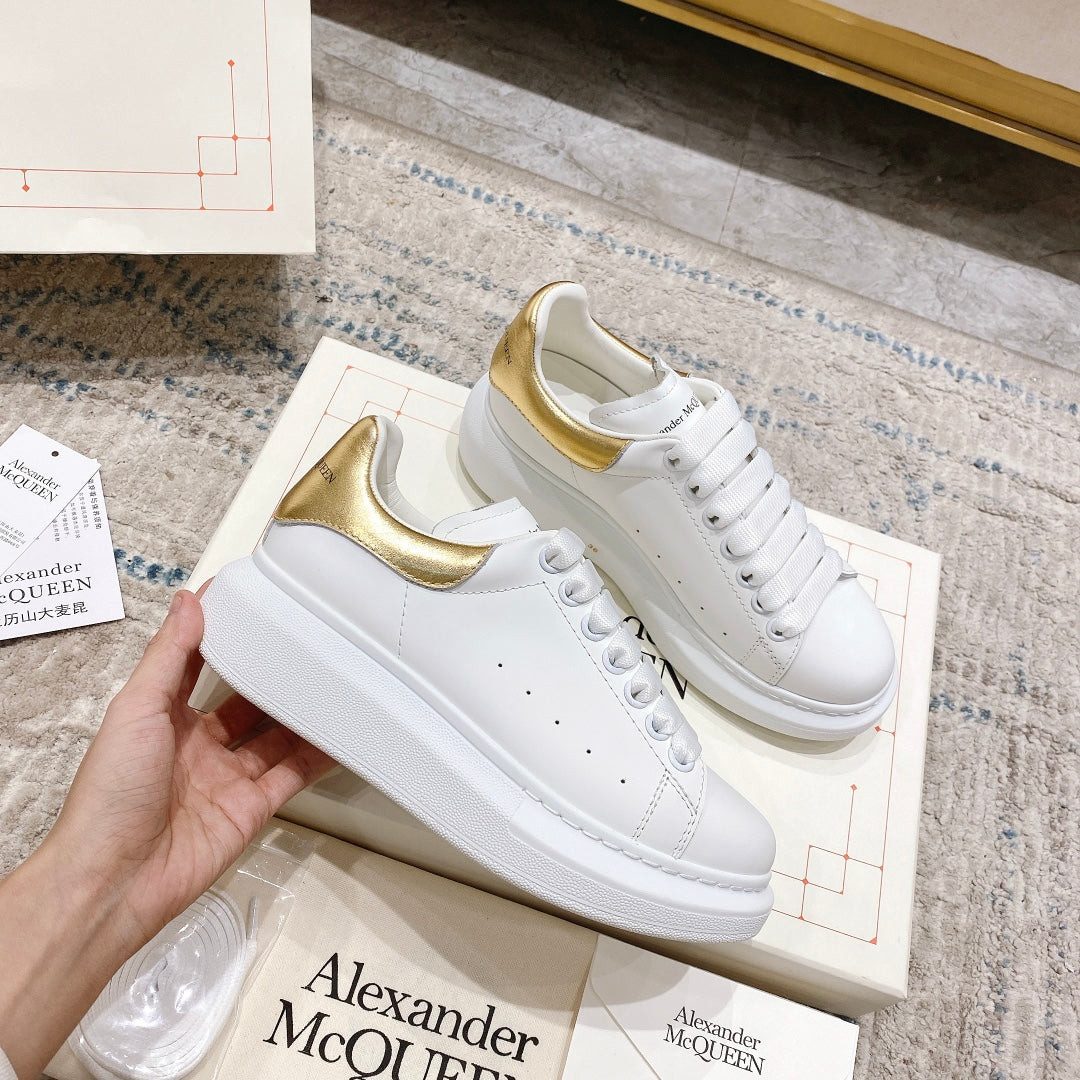 Alexander McQueen Oversized Sneaker in White/gold