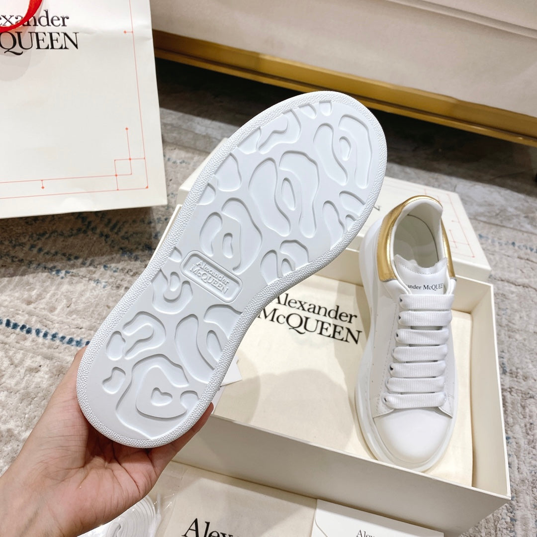 Alexander McQueen Oversized Sneaker in White/gold