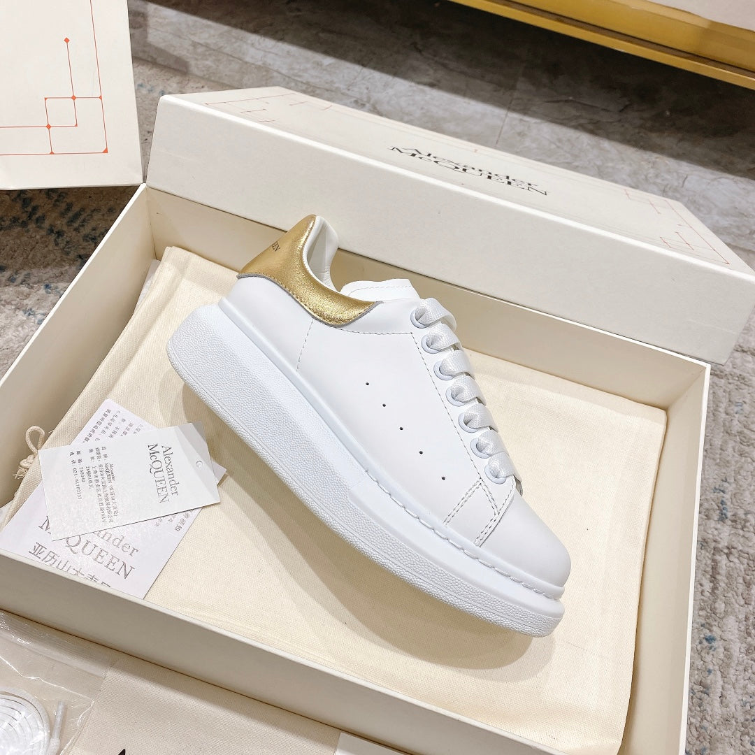 Alexander McQueen Oversized Sneaker in White/gold