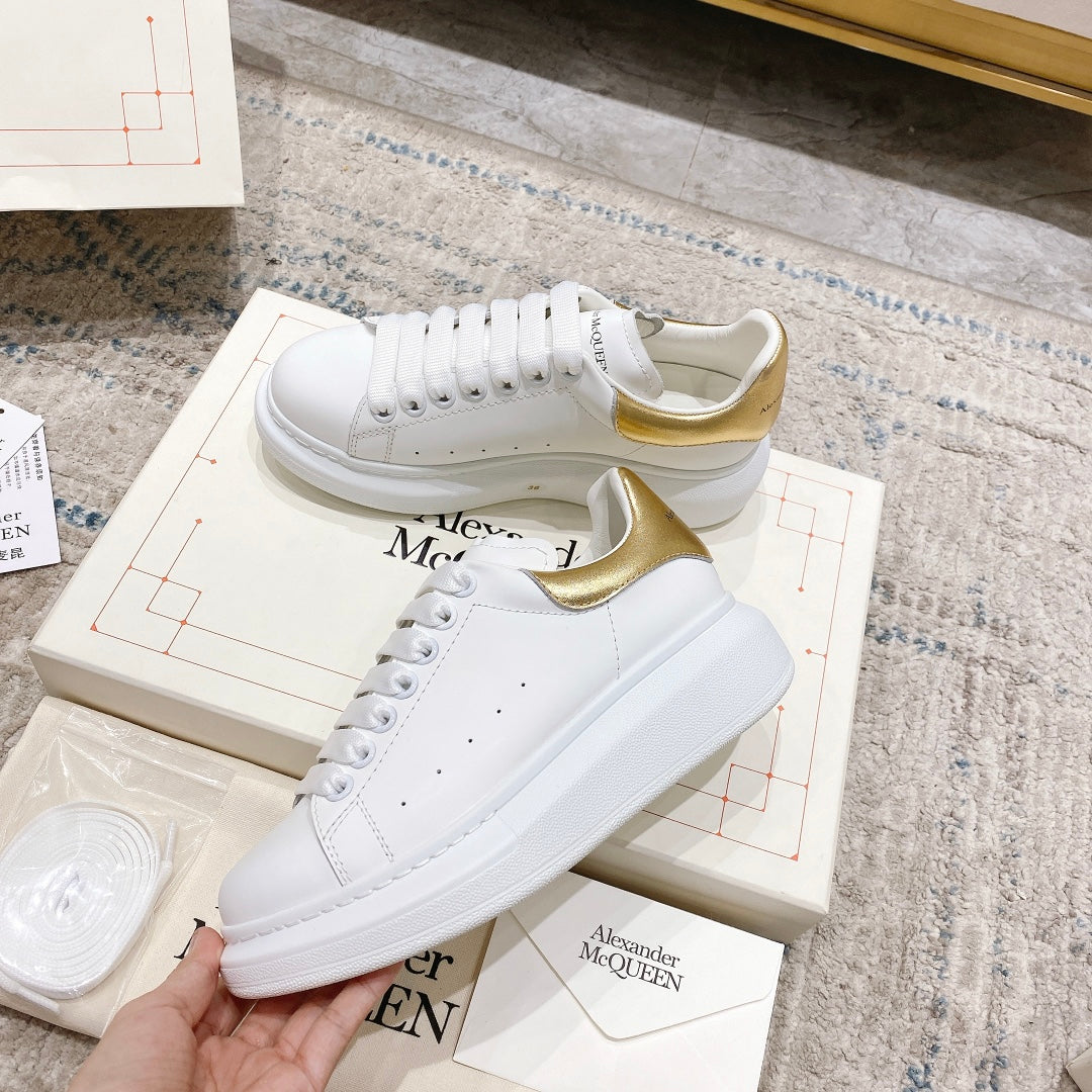 Alexander McQueen Oversized Sneaker in White/gold