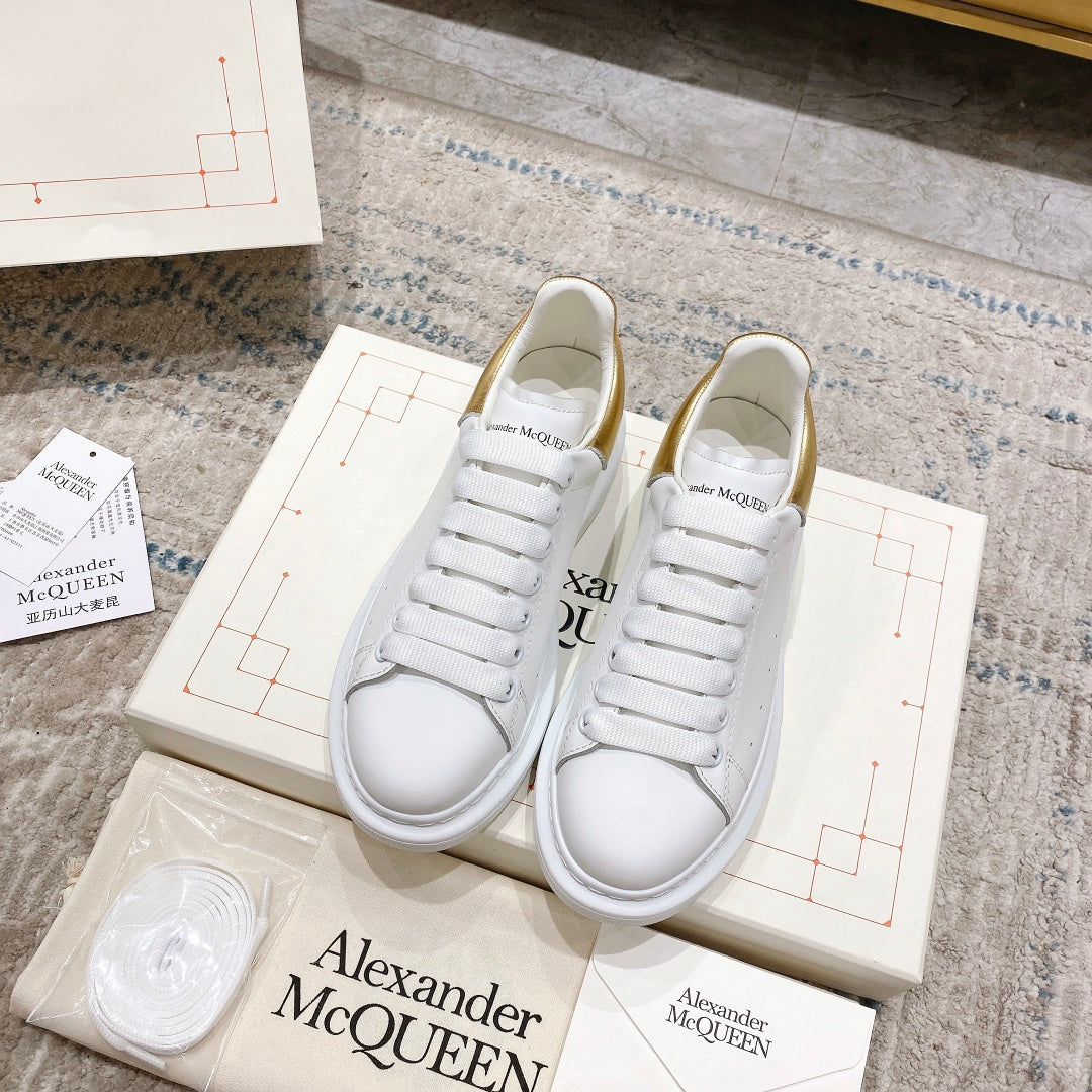 Alexander McQueen Oversized Sneaker in White/gold