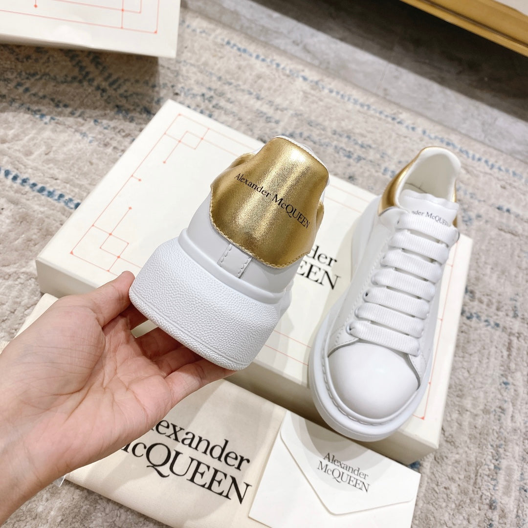 Alexander McQueen Oversized Sneaker in White/gold