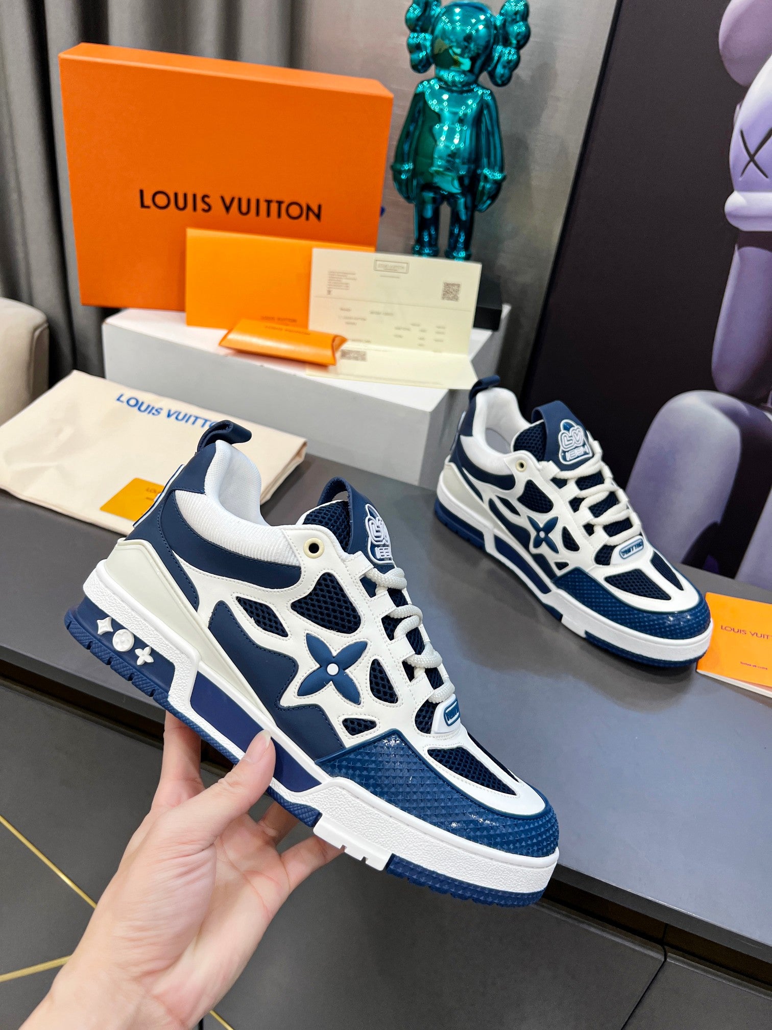 LOUIS VUITTON TRAINER SNEAKER BEIGE