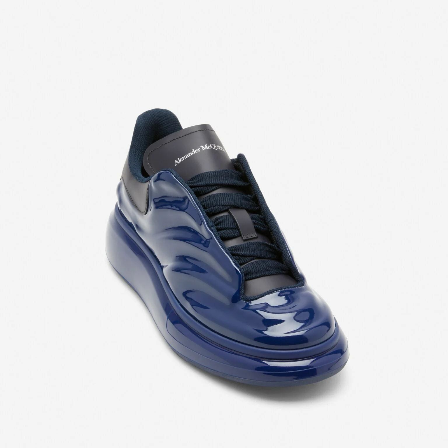 ALEXANDER MCQUEEN GLOSS SNEAKER IN NAVY